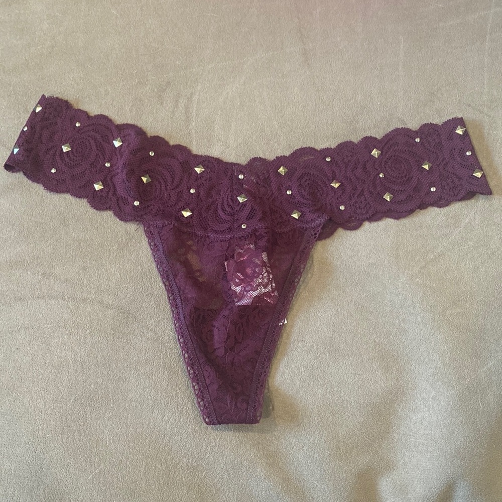 Woman’s Victoria’s Secret thong